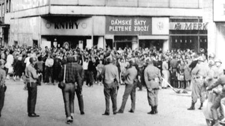 Kordon na Masarykov ulici v Brn v srpnu 1969